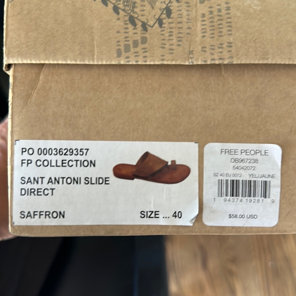 Free People slides - NEW